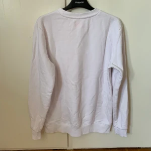 Chanel or die  - Säljer min Chanel or die tröja pga fel strl.   Skick 10/10   Storlek: M