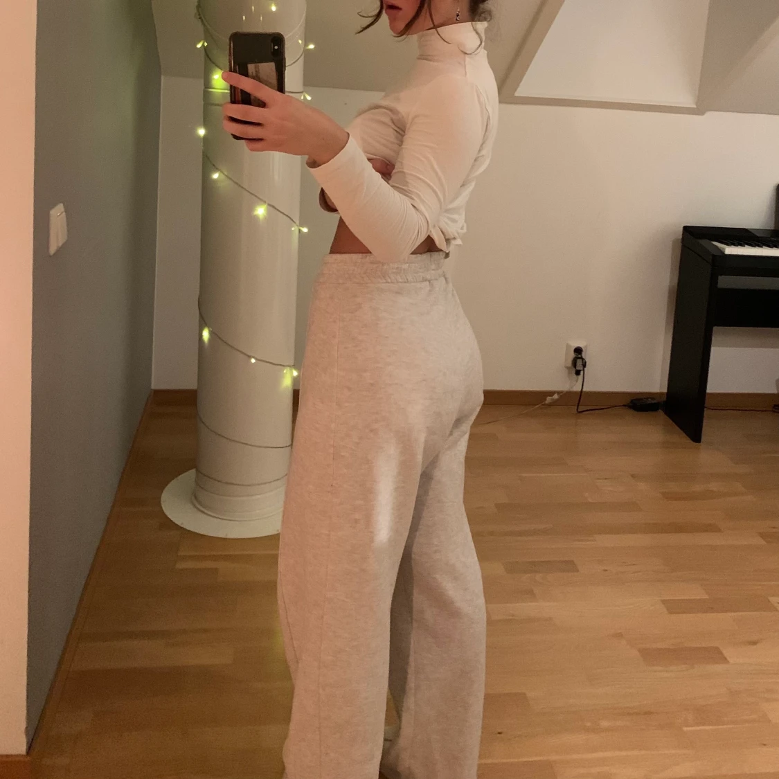 Utsvängda mjukisbyxor från Nelly