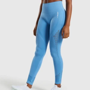 Gymshark Energi+ Seamless Leggings - Säljer mina Gymshark Energi+ Seamless Leggings i färgen Malibu Blue i str XS. Passar även mig som är S/M. Knappt använda så de är i jättebra skick.  Säljer pga att jag har för många som inte kommer till användning. Nypris 600kr. Högsta bud är 380 (inkluderat frakt)