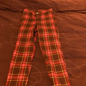 Rutiga byxor  - Endast provade är snygga och bekväma tar endast swish💕