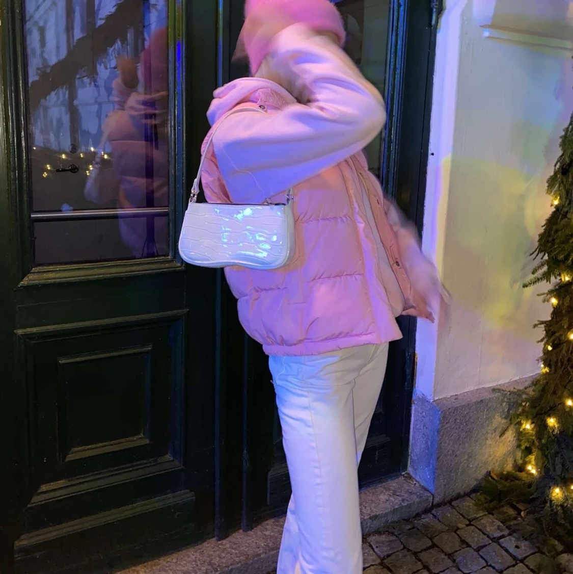 Vit väska med avtagbara band - 90