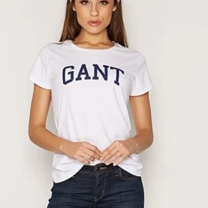 Gant t-shirt - Säljer min GANT t-shirt, storlek S, bra skick & så skön! Köparen står för frakt & fler bilder privat. 
