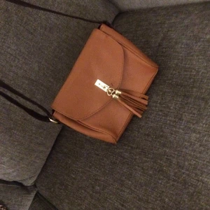 Handväska - Jätte söt handväska som inte kommer till användning längre 💕 köpt i london