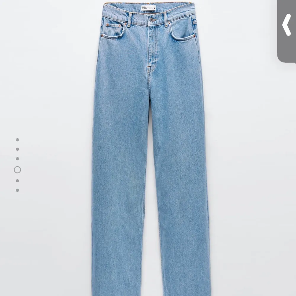 Säljer dessa populära jeans ifrån zara som är använda endast 1 gång💕💕 skriv privat 💕. Jeans & Byxor.