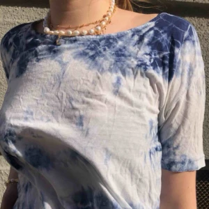  - Batik T-shirt. Fint skick. Kund står för frakt.