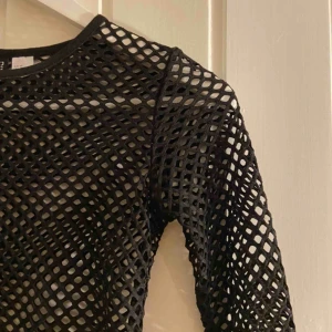  - Cool nätröja som passar till fest