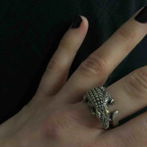  - Krokodilring. Frakt ingår 🖤
