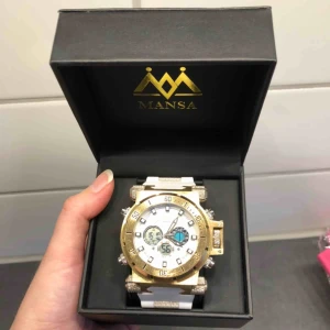 Snygg klocka - Helt ny och oanvänd Mansa Watch. Klocka med box för 250kr. Skickas med spårbar frakt för 63kr.