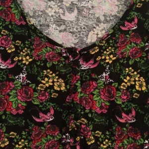 Linne med knappar från Gina tricot. - Linne med knappar från Gina tricot.