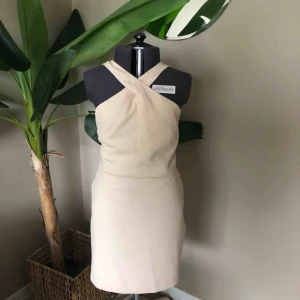  - Skitsnygg klänning från Mango! Strl L men mer som en M. 