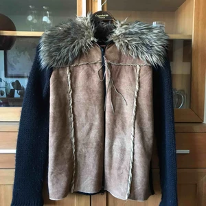  - Använt skick men fortfarande väldigt mysigt och speciellt plagg. 