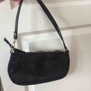 Väska  - Intressekoll