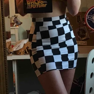  - Skit cool kjol från CARLINGS. Storlek xs men passar s. Säljer eftersom det inte är min stil längre <3