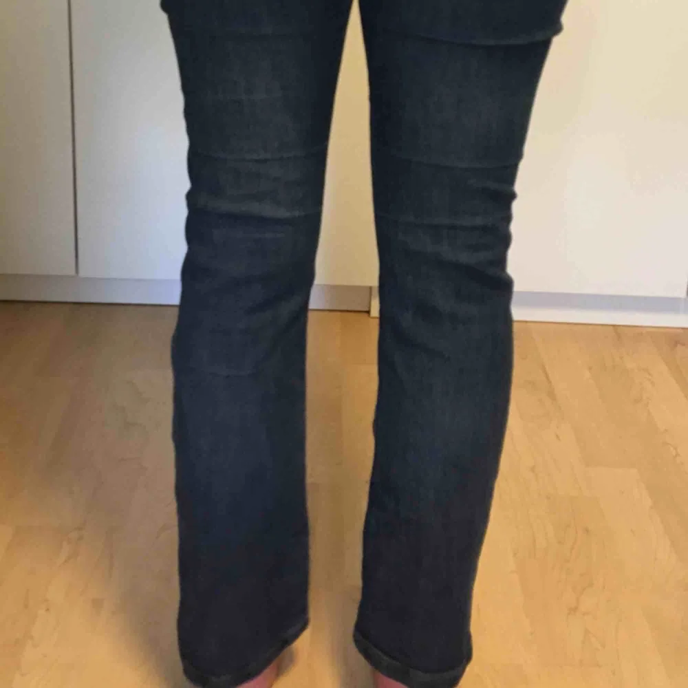 Jeans från Hampton Republic. Jag på bilden är 160cm lång❣️. Jeans & Byxor.