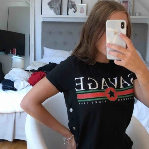  - Savage t-shirt, aldrig använd