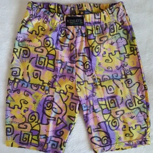  - Vintage möntrade cykelbyxor. Är storlek 146/152 men mycket stretchiga och passar ca strl 34/36 också. Kan skickas om köparen står för fraktkostnaden som blir 36kr.