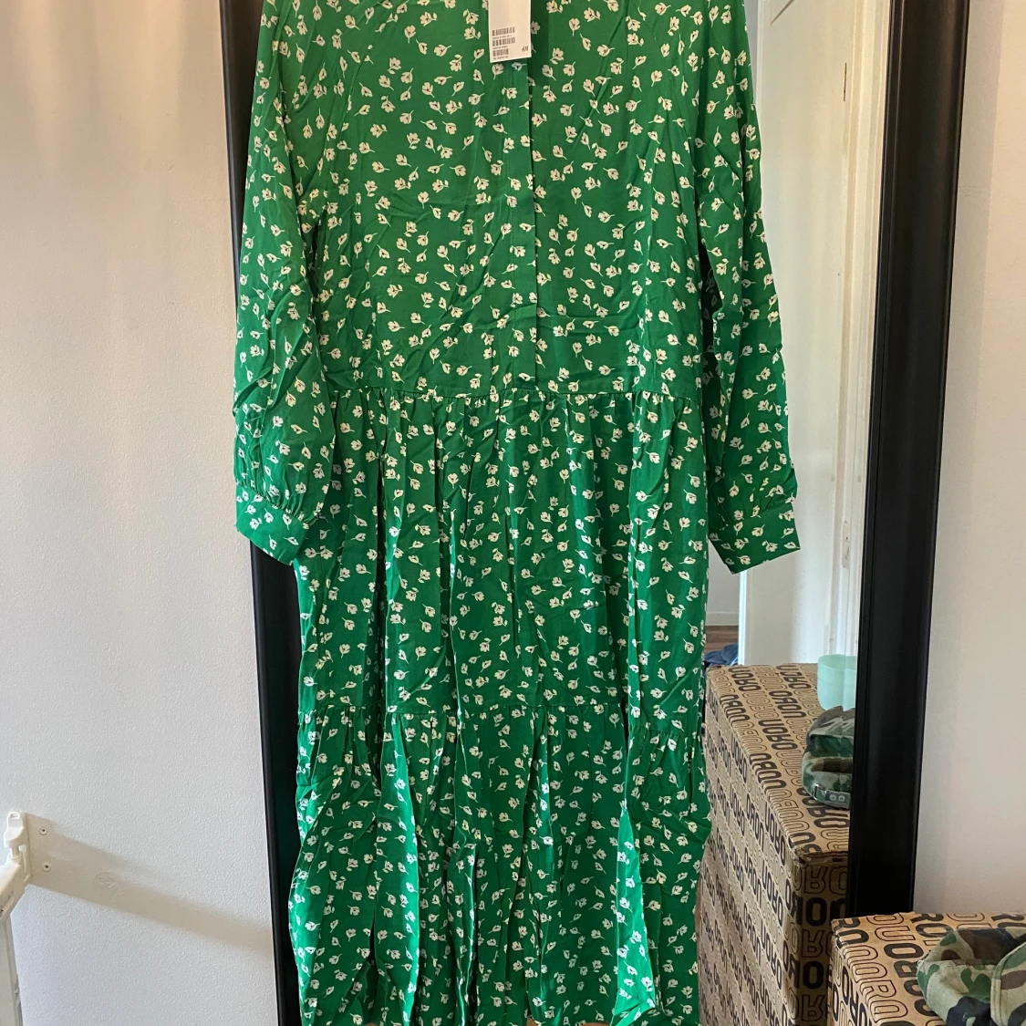 Grön blommig klänning HM