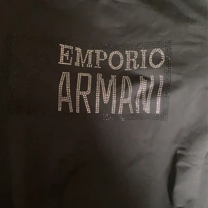 Armani - Emporio armani swetshirt pärlor