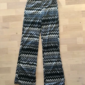 Mjukisbyxor - Mjukisbyxor från Tessie. Fint skick. Storlek S. Köparen står för frakt! Priset går att diskuteras!