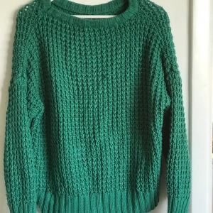 Stickad tröja  - Storlek S (oversize kofta) 