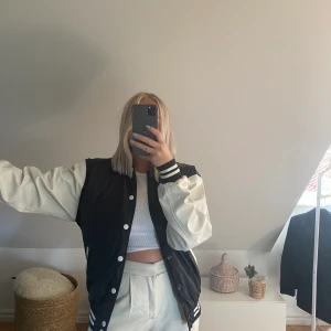 Baseballjacka - Galet snygg varsity jacket st small men stor i strl, 700kr