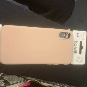 Skal - Säljer mitt nya skal som jag fick idag och har fick toll fel mobil tyvärr. Jätte fin nude rosa färg 💓