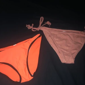 2 Par bikinitrosor - Aldrig använt några av dessa bikinitrosor, båda säljes för 50kr