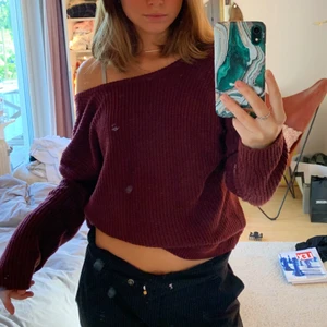 Stickad tröja⚡️ - Säljer denna fina stickade tröjan från NA-KD💘 size S. Säljer för 120kr plus frakt 63kr. Hör av er endast om ni vill köpa! 