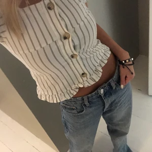 Topp - En sjukt söt topp från zara som är slutsåld. Köpt på barnavdelningen men är precis som storlek xs💋💋 