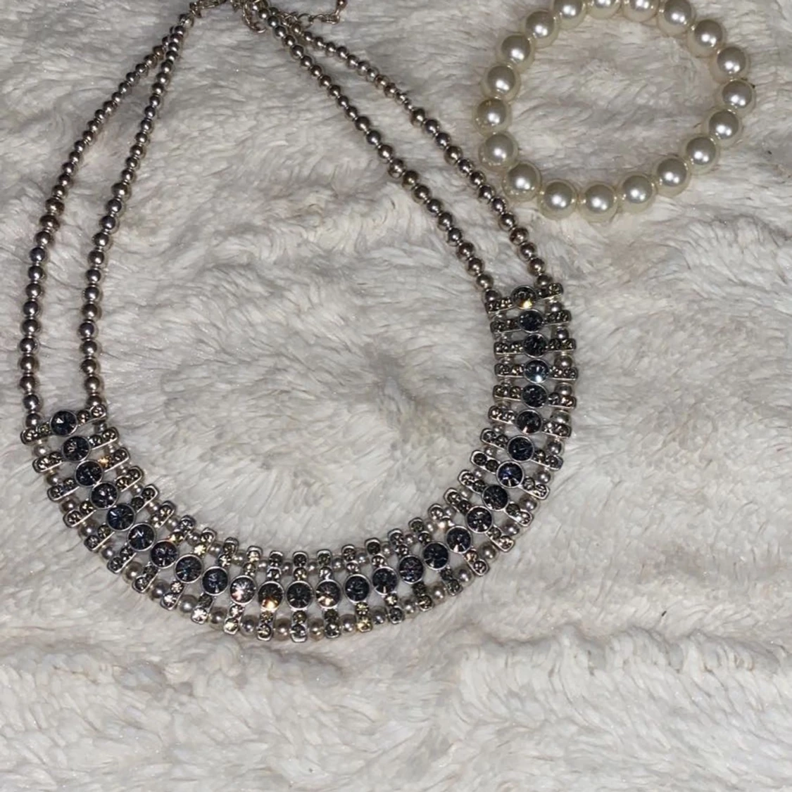 Fint halsband och armband