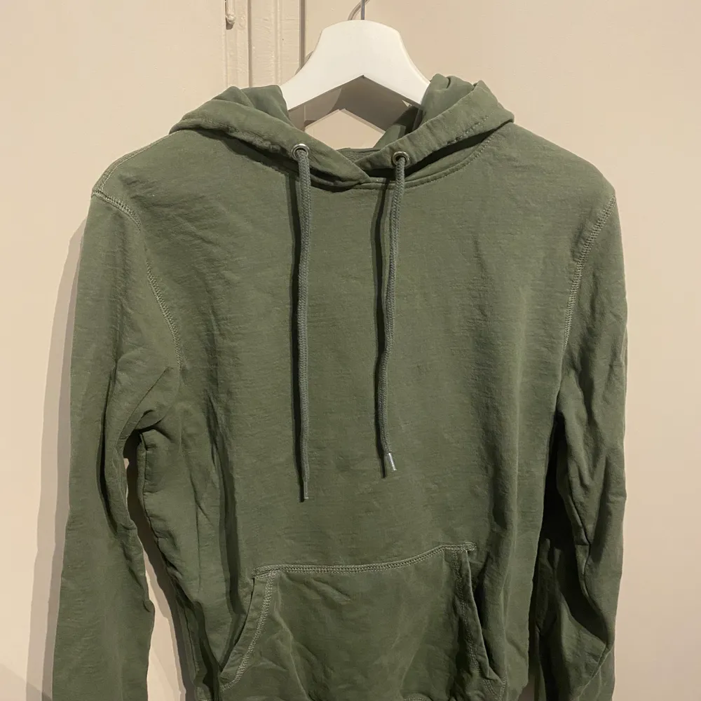 Grön hoodie från lager 157. Knappt använd. I strl S. . Tröjor & Koftor.