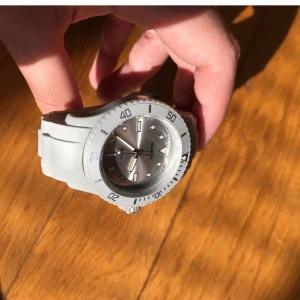 AURIOL silver grå klocka  - Använt några gånger, ljusterbar