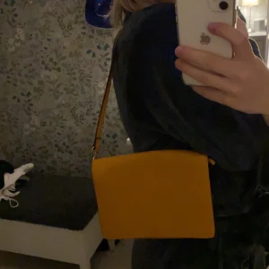 axel väska - Aldrig använd ❤️