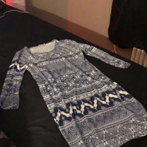 Klänning - Jättefin och luftig klänning