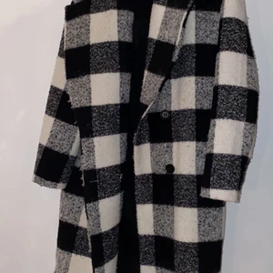 Asos - Jättefin kappa som jag köpt från asos (tror jag) fick i present förra året, och den är super fin! Den är i stl Xs/S och sitter verkligen jättefint! Använd max 5 gånger