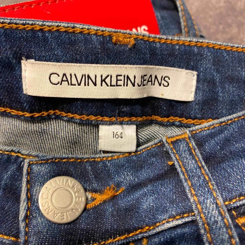 Fina bootcut jeans från Calvin Klein, använda Max 2 ggr, kom med bud . Jeans & Byxor.