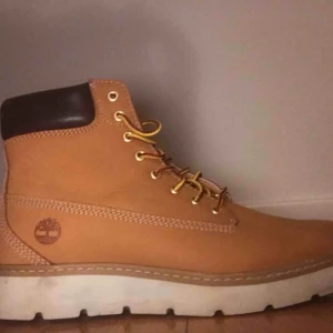  - Sparsamt använda, i bra skick.