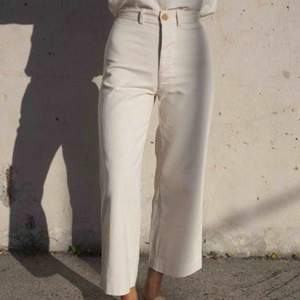 Super fin vida vit jeans Lite kort i model och hög i midjan och Max 3 gång användning