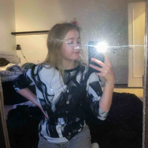  - Använt sparsamt, bra skick! Säljer pga inte riktigt min stil!   + frakt om mötas upp i stockholm city funkar!