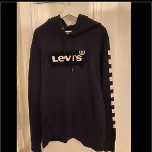 - Svart hoodie från Levis, storlek XL! Bra skick. 