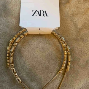  - 2 fina diadem.  Frakt 39kr