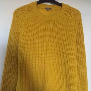  - Cos tröja i fint skick , stl S.