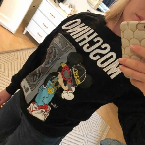  - Moschino x HM. Använd ett fåtal gånger. 