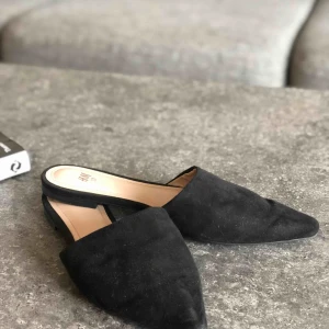  - Slip in skor från hm, använda 1 gång.  