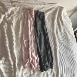  - Mjukisbyxor från Cubus i fint skick, (40kr/st) kan diskutera till annat pris också💕