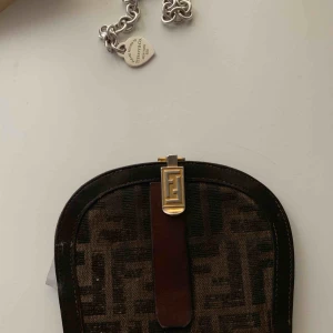  - Fendi plånbok hittad på en vintage marknad 🥰