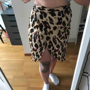  - Kjol från Boohoo. Oanvänd med prislapp kvar.