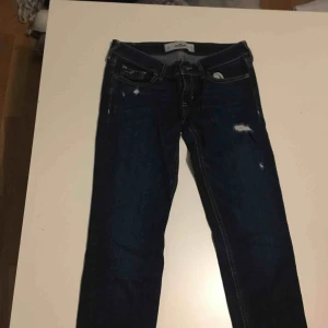  - Säljer mina hollister jeans de har blivit för små! 