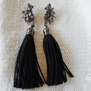  - Örhängen från Lindex med tassels.