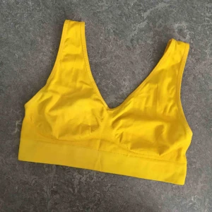  - Bh Stl L men motsvarar M. Stretchig 